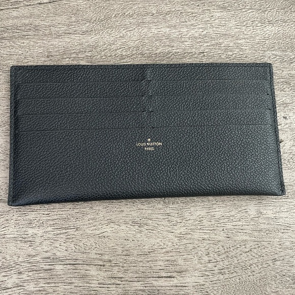 Louis Vuitton Handbags - Louis Vuttion Wallet